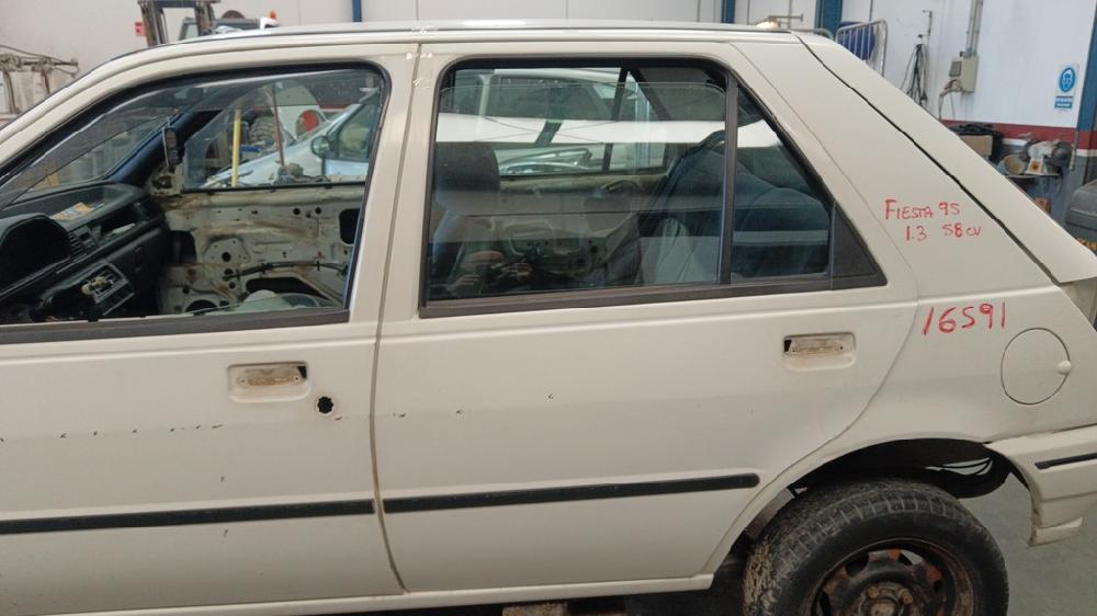 PUERTA TRASERA IZQUIERDA FORD FIESTA 1.3 MT 59CV