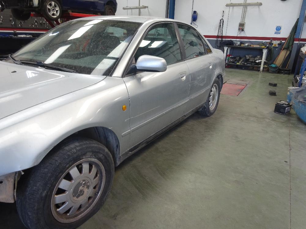 FARO DERECHO AUDI A4 1998 1.9 TDI AT 110CV