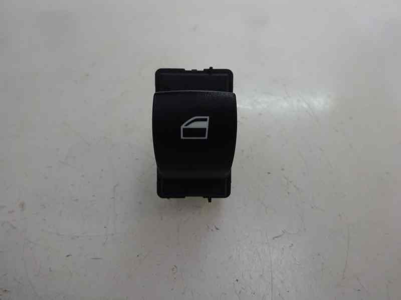 MANDO ELEVALUNAS DELANTERO DERECHO BMW SERIE 1 2006 2.0 MT 122CV | 90KW