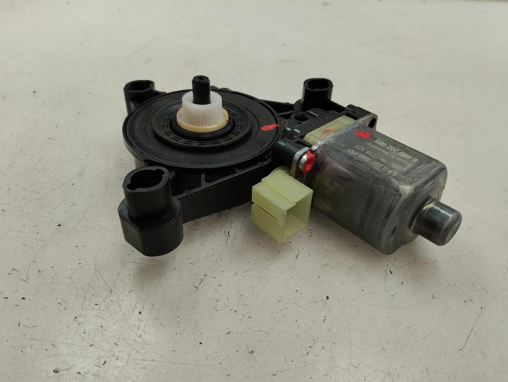 MOTOR ELEVALUNAS TRASERO IZQUIERDO AUDI A3 1.5 MT 150CV | 110KW