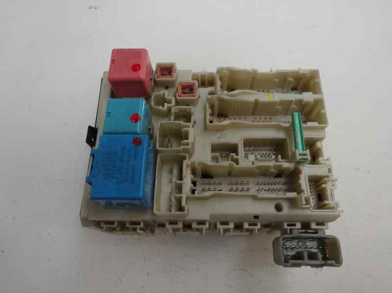 CAJA RELES FUSIBLES TOYOTA YARIS 2010 1.0 MT 69CV