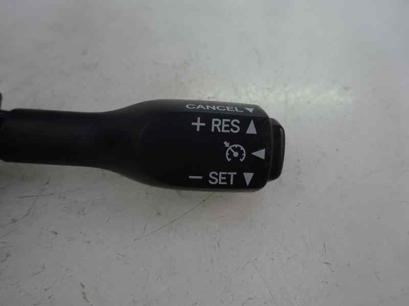 MANDO MULTIFUNCION TOYOTA COROLLA VERSO 2.2 TD MT 136CV