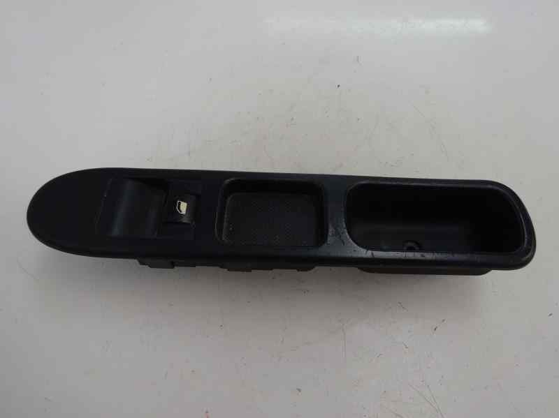 MANDO ELEVALUNAS DELANTERO DERECHO PEUGEOT 307 1.6 HDI MT 109CV
