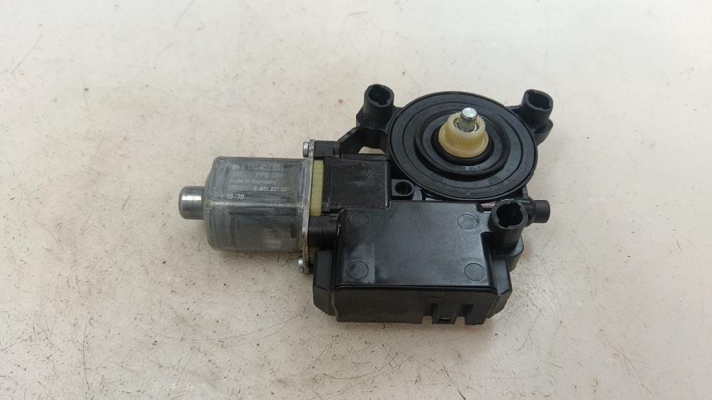MOTOR ELEVALUNAS DELANTERO IZQUIERDO VOLKSWAGEN POLO 1.4 MT 75CV | 55KW