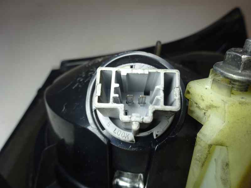 PILOTO TRASERO DERECHO INTERIOR MAZDA 3 1.6 CITD MT 109CV