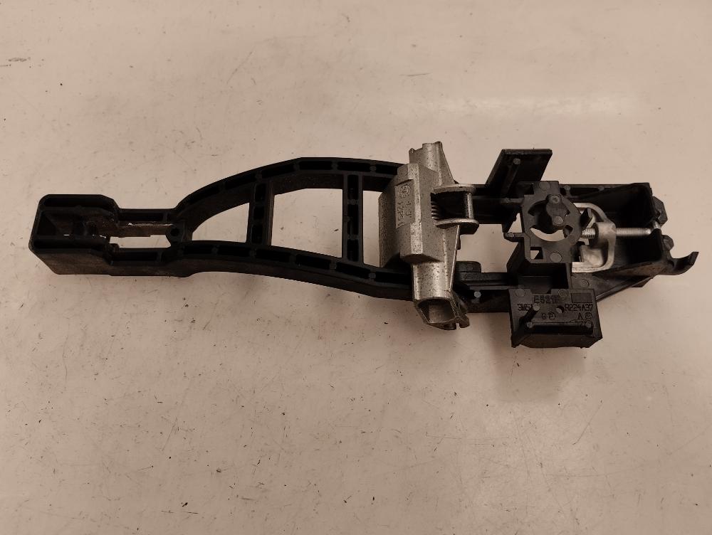 SOPORTE MANETA EXTERIOR PUERTA TRASERA IZQUIERDA FORD CMAX 1.6 TDCI DPF MT 95CV
