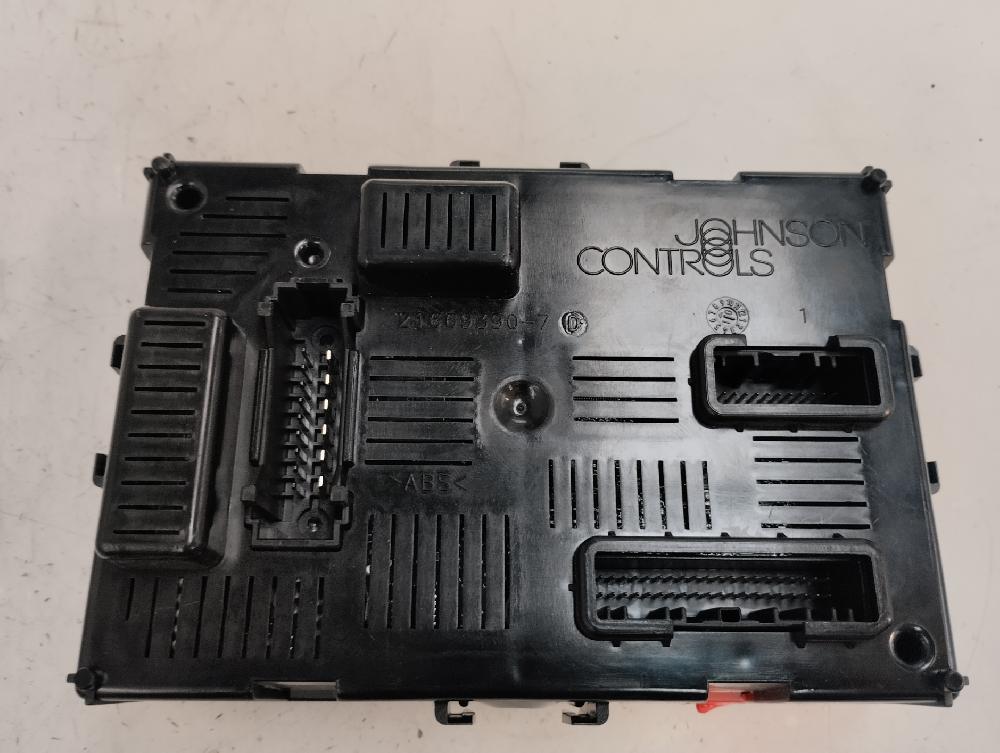 CAJA RELES FUSIBLES RENAULT CLIO 1.5 MT 68CV