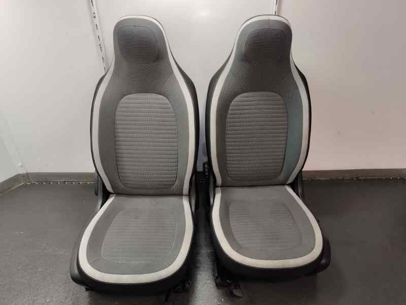 JUEGO ASIENTOS COMPLETO RENAULT TWINGO 2021 1.0 MT 65CV | 48KW