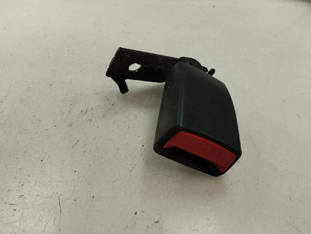 ANCLAJE CINTURON TRASERO IZQUIERDO HYUNDAI I40 1.7 CRDI MT 141CV