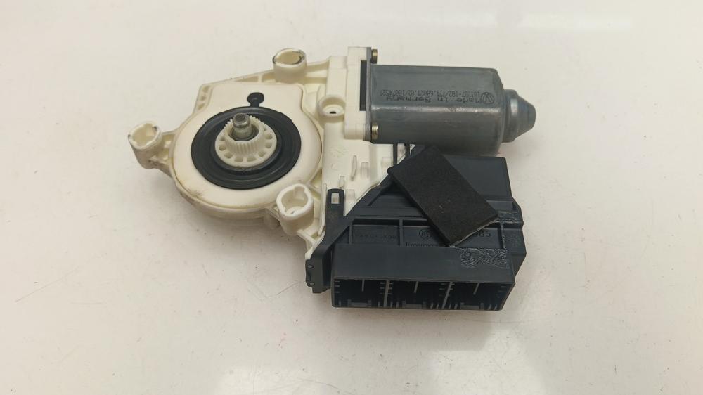 MOTOR ELEVALUNAS DELANTERO IZQUIERDO SEAT CORDOBA 1.9 MT 100CV | 74KW