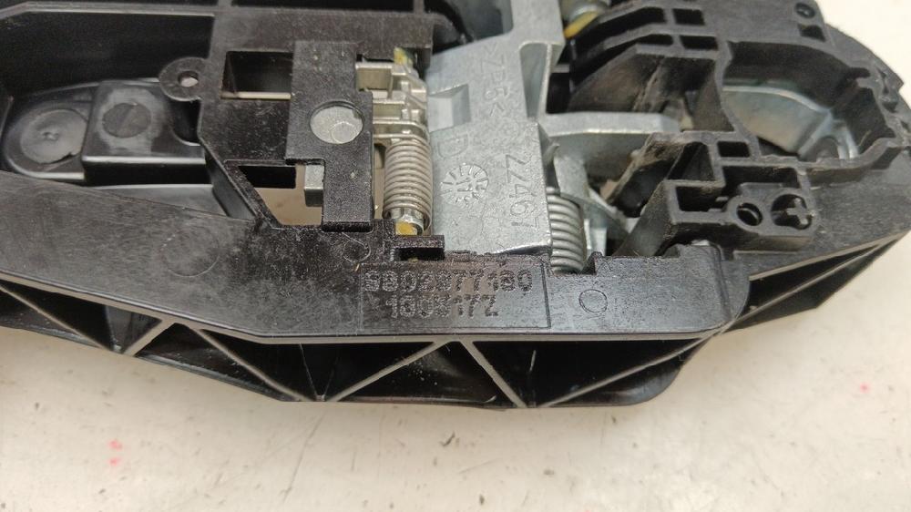 SOPORTE MANETA EXTERIOR DELANTERA DERECHA CITROEN C4 CACTUS 1.6 MT 99CV | 73KW