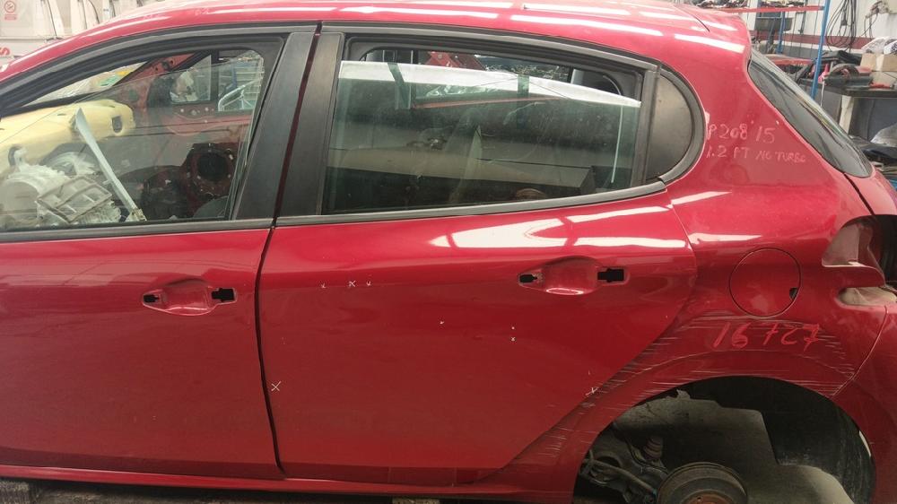 PUERTA TRASERA IZQUIERDA PEUGEOT 208 2015 1.2 VTI ETG 82CV