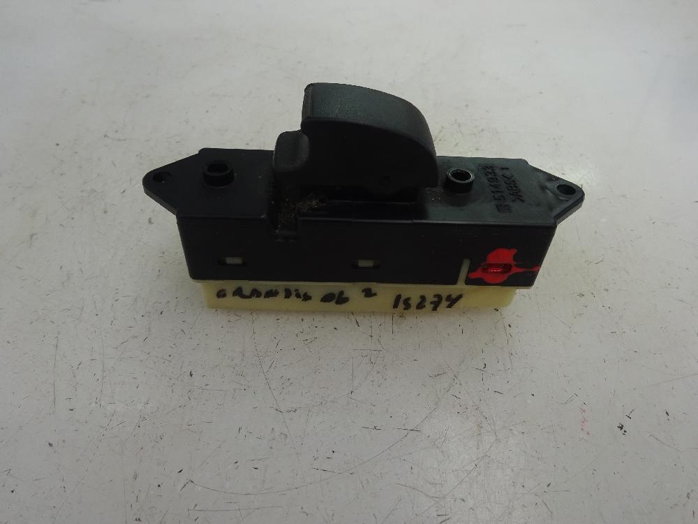 MANDO ELEVALUNAS TRASERO DERECHO MITSUBISHI GRANDIS 2006 2.0 DI-D MT 134CV