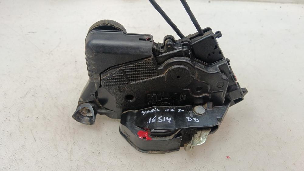 CERRADURA PUERTA DELANTERA DERECHA TOYOTA YARIS 1.4 D-4D MMT 89CV
