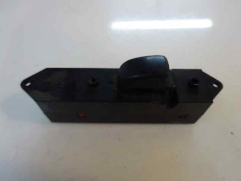 MANDO ELEVALUNAS DELANTERO DERECHO MITSUBISHI MONTERO SPORT 2.5 MT 115CV | 85KW