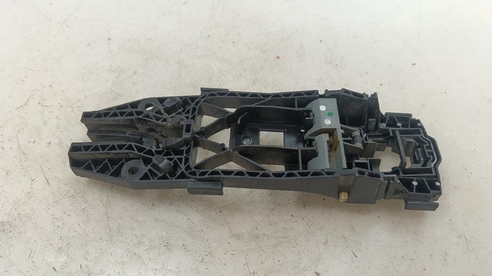 SOPORTE MANETA EXTERIOR PUERTA TRASERA IZQUIERDA VOLKSWAGEN POLO 2016 1.4 MT 75CV | 55KW