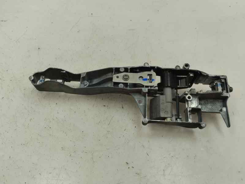 SOPORTE MANETA EXTERIOR DELANTERA IZQUIERDA PEUGEOT 2008 1.6 E-HDI FAP MT 92CV