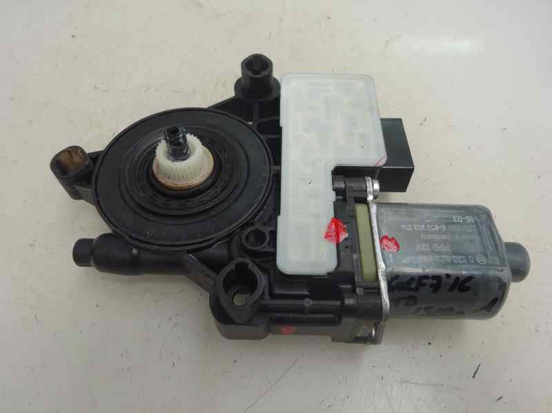 MOTOR ELEVALUNAS TRASERO DERECHO VOLKSWAGEN GOLF 1.4 TSI MT 125CV | 92KW