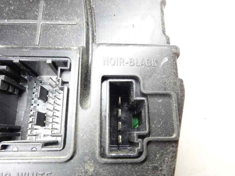 CAJA RELES FUSIBLES RENAULT SCENIC 1.9 DCI MT 120CV
