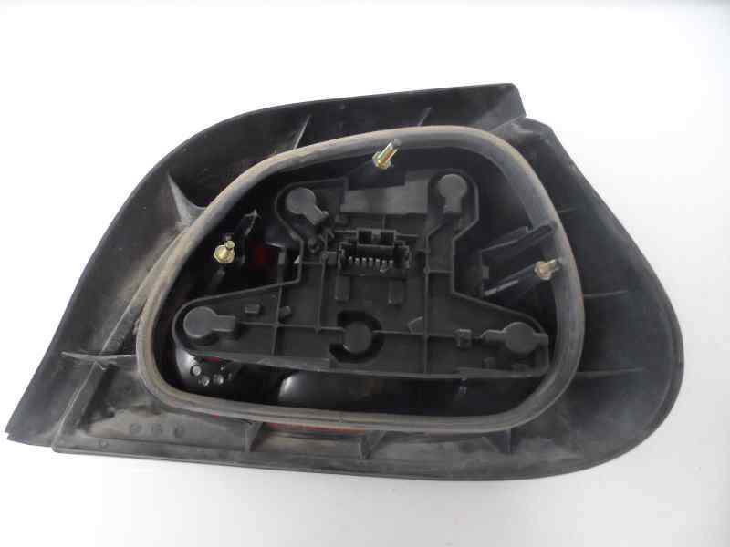 PILOTO TRASERO IZQUIERDO RENAULT MEGANE 1996 2.0 MT 115CV
