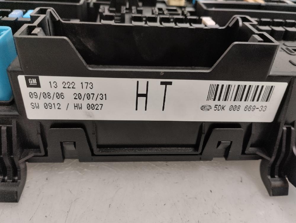 CAJA RELES FUSIBLES OPEL ASTRA 1.9 CDTI MT 120CV