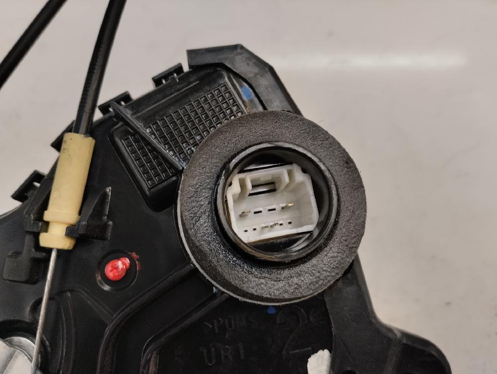 CERRADURA PUERTA DELANTERA DERECHA TOYOTA VERSO 2.0 D-4D MT 128CV