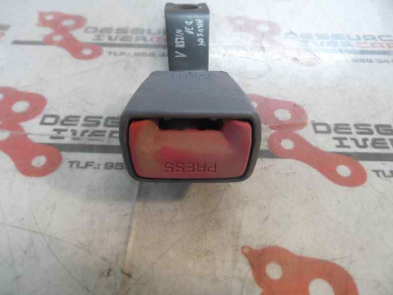 ANCLAJE CINTURON DELANTERO DERECHO TOYOTA HILUX 2004 2.5 TD MT 101CV