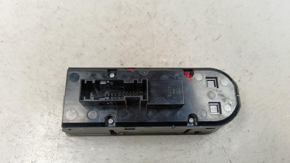 MANDO ELEVALUNAS DELANTERO IZQUIERDO OPEL ZAFIRA 1.9 CDTI MT 100CV
