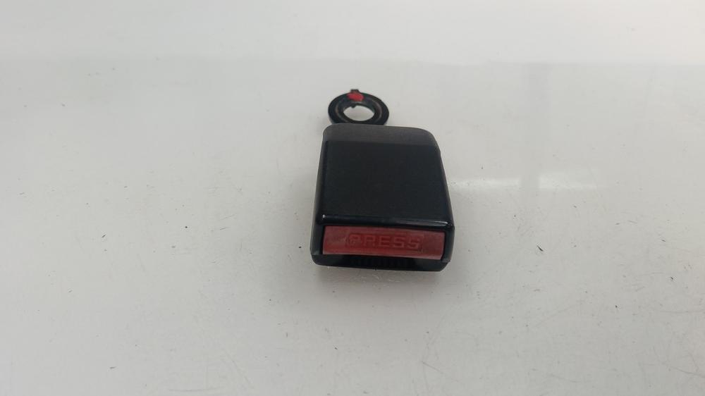 ANCLAJE CINTURON DELANTERO IZQUIERDO DACIA SANDERO 1.6 MPI MT 87CV