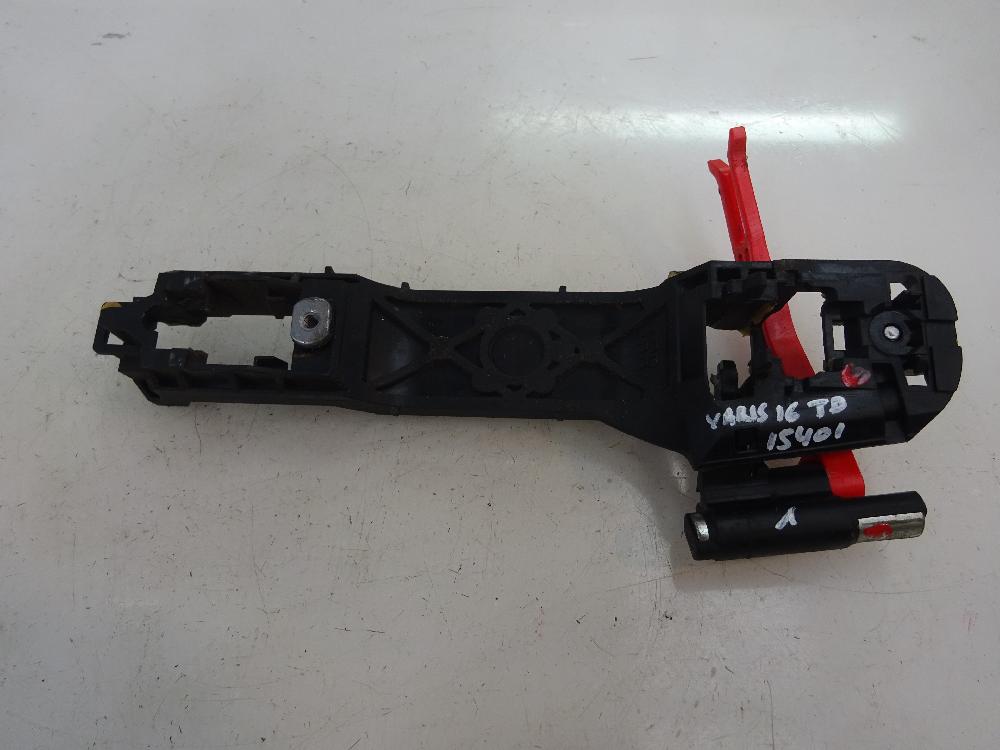 SOPORTE MANETA EXTERIOR PUERTA TRASERA DERECHA TOYOTA YARIS 1.0 MT 69CV