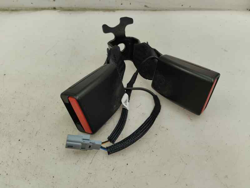 ANCLAJE CINTURON TRASERO IZQUIERDO RENAULT CAPTUR 1.0 MT 100CV | 74KW