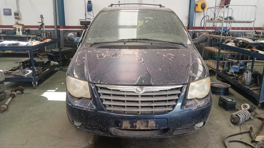 CHRYSLER VOYAGER 2004 2.5 MT 143CV DIESEL