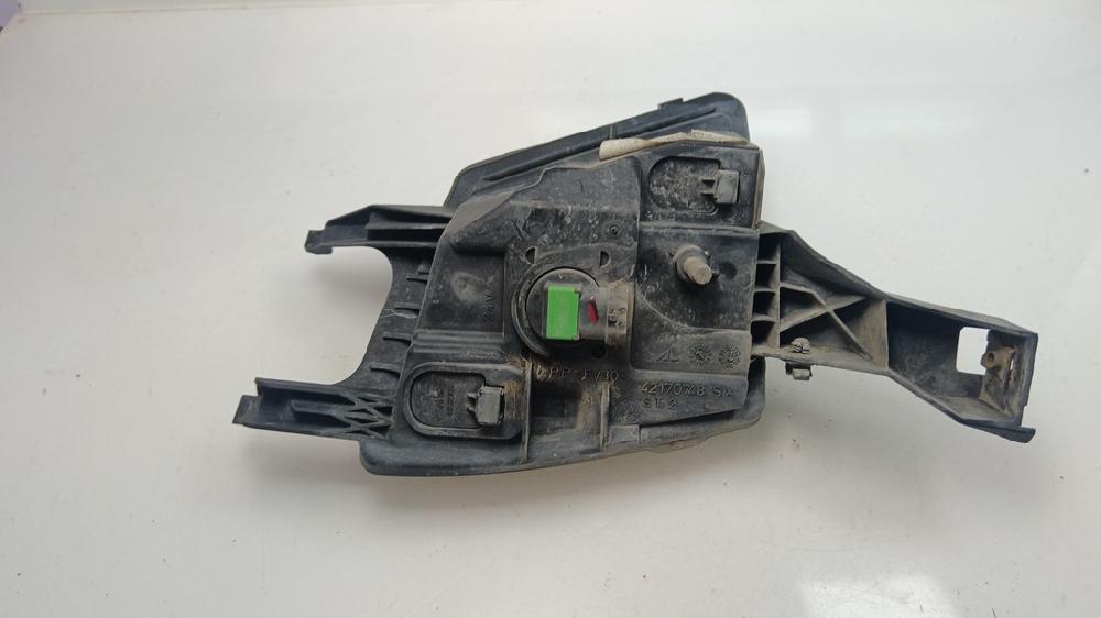 FARO ANTINIEBLA IZQUIERDO PEUGEOT 407 2.0 HDI MT 136CV