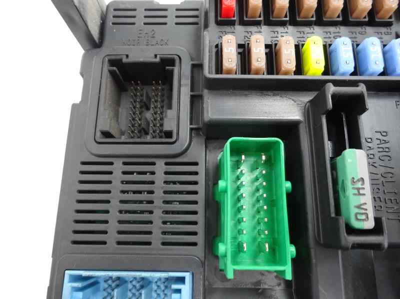 CAJA RELES FUSIBLES PEUGEOT 208 1.2 VTI MT 82CV