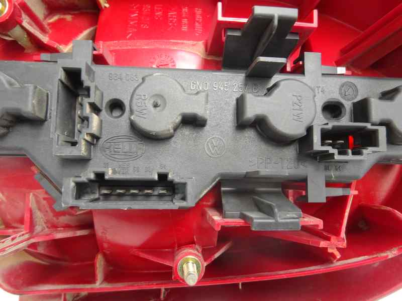 PILOTO TRASERO DERECHO VOLKSWAGEN POLO 1.4 MT 60CV | 44KW