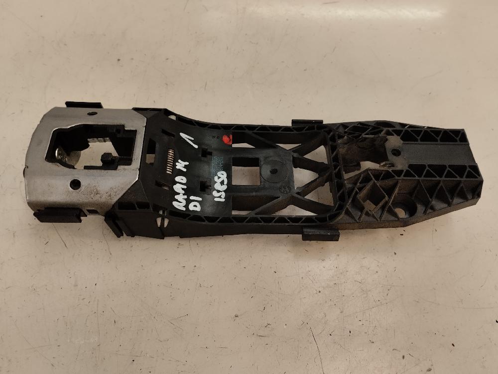 SOPORTE MANETA EXTERIOR DELANTERA IZQUIERDA SKODA RAPID 1.2 TSI MT 86CV