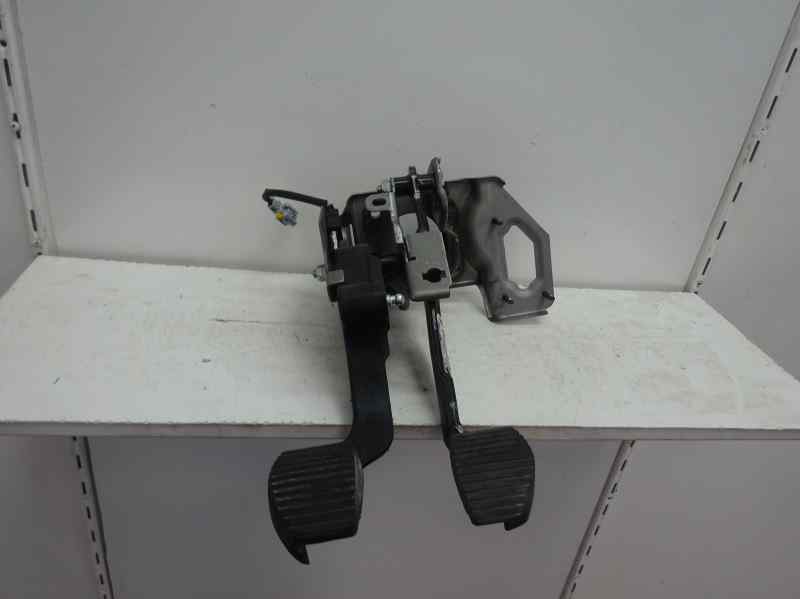 PEDAL EMBRAGUE PEUGEOT 208 1.6 MT 75CV | 55KW