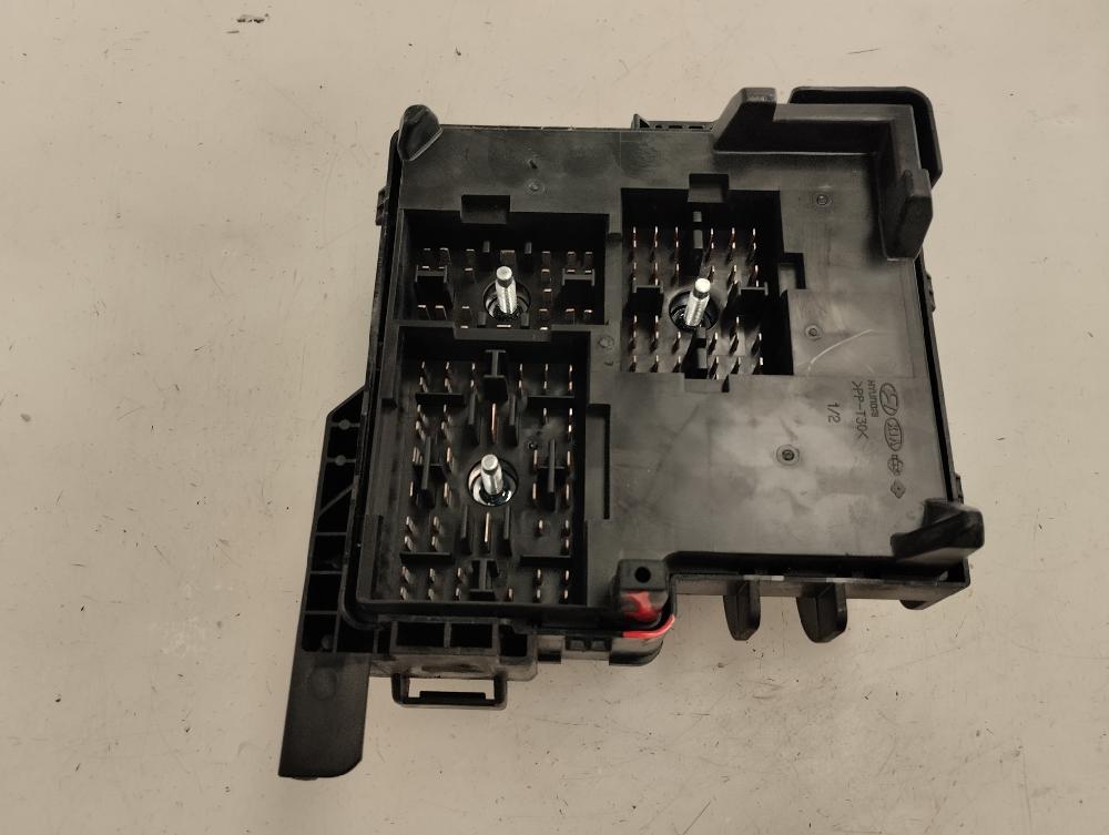 CAJA RELES FUSIBLES HYUNDAI I30 1.6 MT 122CV | 90KW