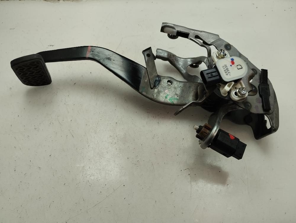 PEDAL FRENO TOYOTA YARIS 1.5 MT 106CV