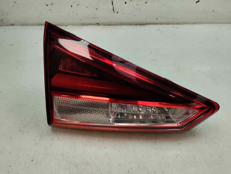 PILOTO TRASERO IZQUIERDO INTERIOR SEAT ARONA 1.0 AMT 110CV | 81KW
