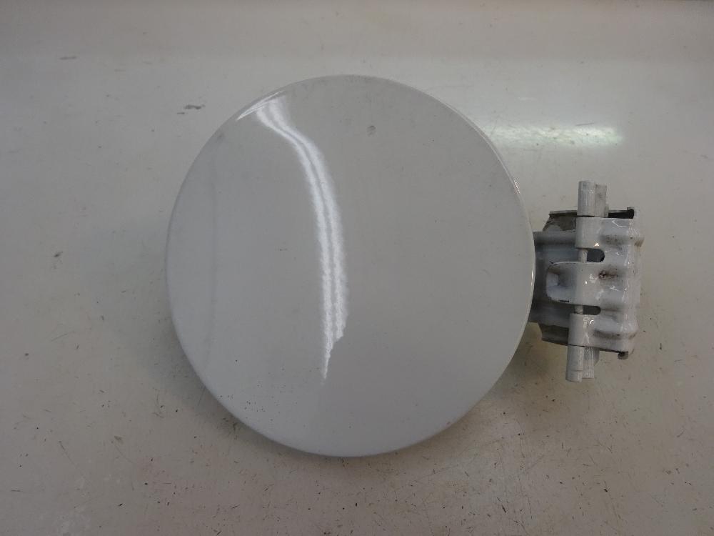 TAPA EXTERIOR COMBUSTIBLE TOYOTA YARIS 1.0 MT 69CV