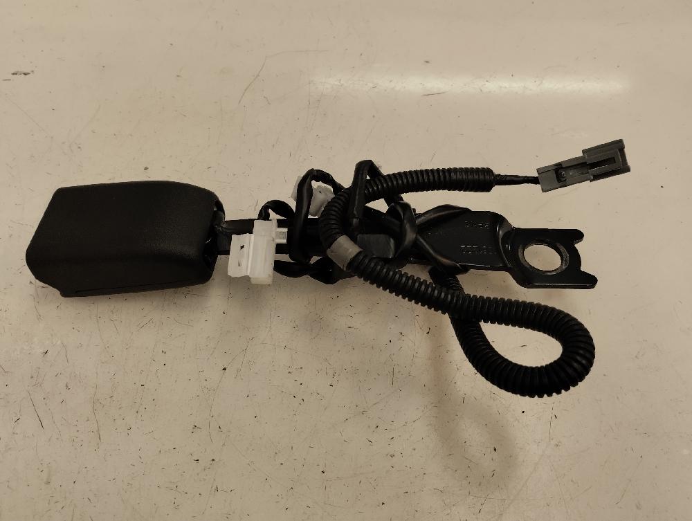 ANCLAJE CINTURON DELANTERO DERECHO TOYOTA VERSO 2.0 D-4D MT 128CV