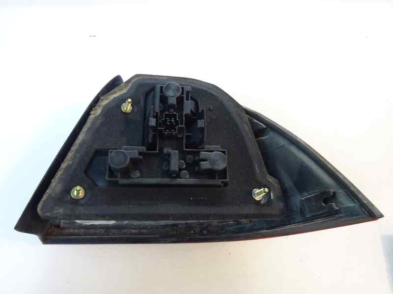 PILOTO TRASERO IZQUIERDO SAAB 95 2.0 T MT 150CV