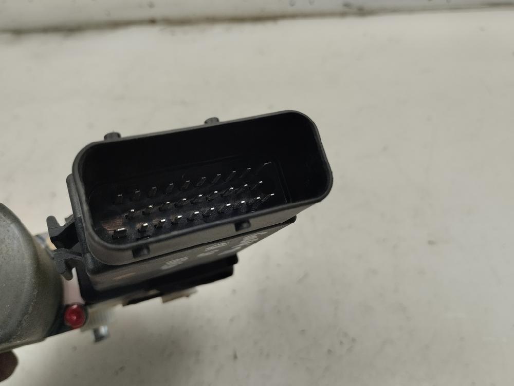 MOTOR ELEVALUNAS DELANTERO IZQUIERDO VOLKSWAGEN GOLF 1.9 TDI MT 110CV