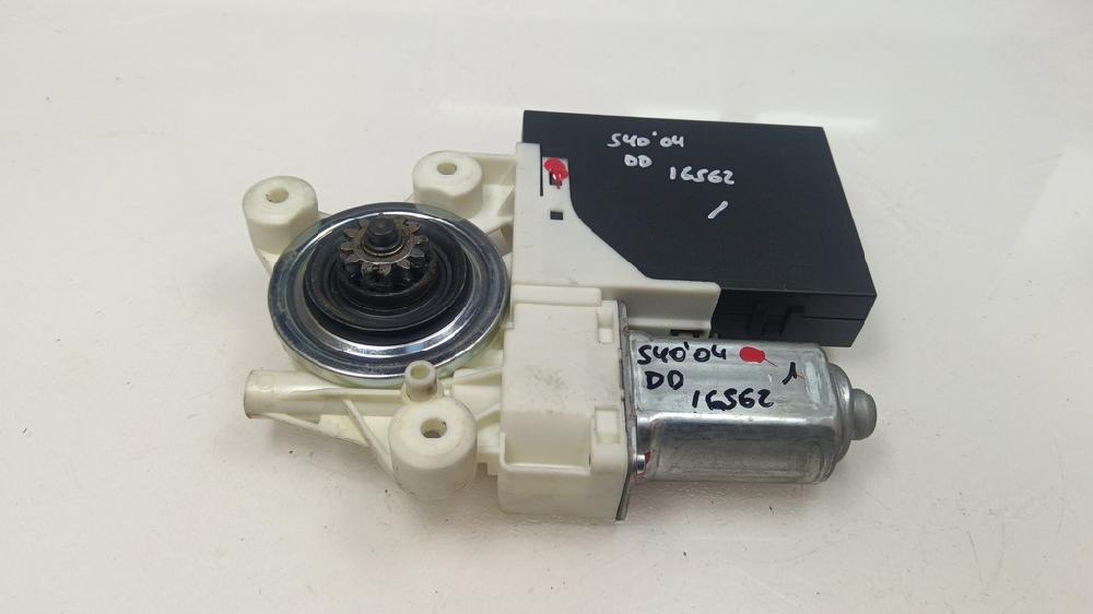 MOTOR ELEVALUNAS DELANTERO DERECHO VOLVO S40 2.0 MT 136CV | 100KW