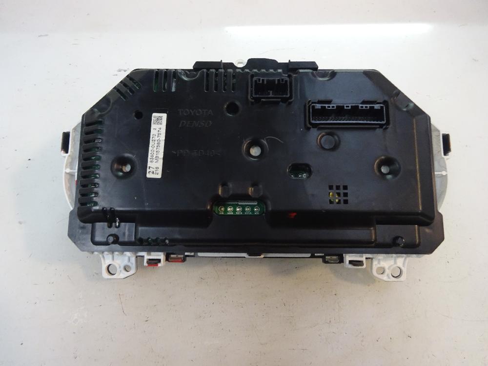 CUADRO INSTRUMENTOS TOYOTA YARIS 1.0 MT 69CV