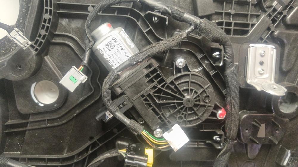 ELEVALUNAS DELANTERO DERECHO HYUNDAI IONIQ 1.6 HYBRID AMT 105CV