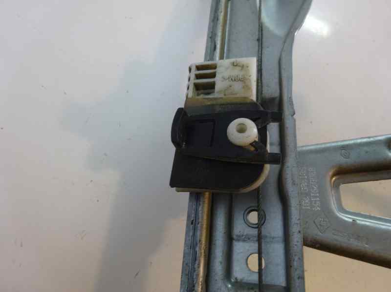 ELEVALUNAS TRASERO IZQUIERDO RENAULT CLIO 2010 1.5 DCI MT 60CV