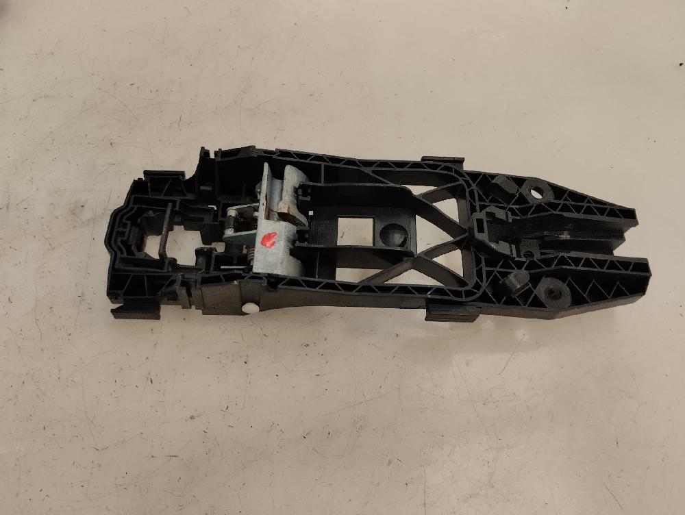 SOPORTE MANETA EXTERIOR PUERTA TRASERA IZQUIERDA SEAT IBIZA 1.2 MT 64CV | 47KW