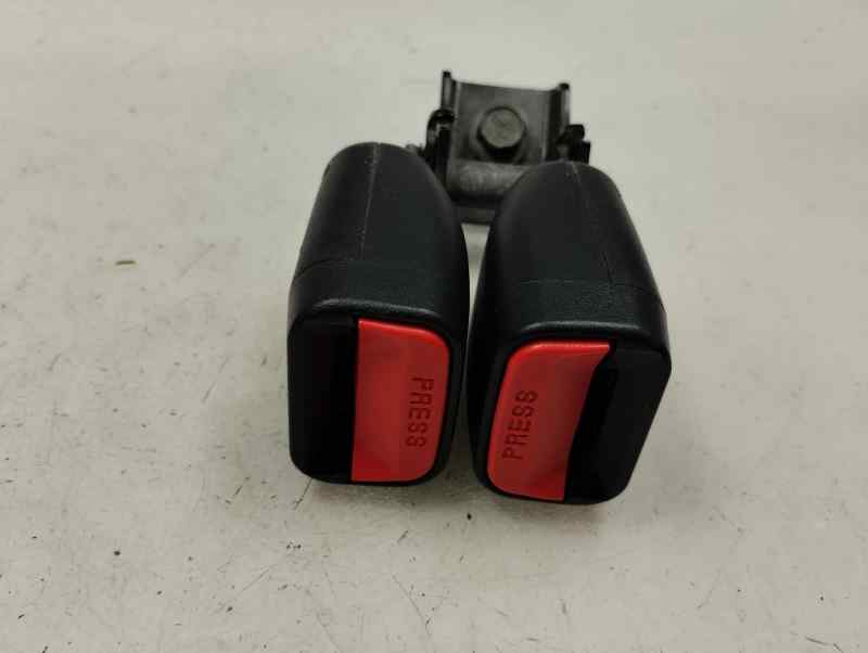 ANCLAJE CINTURON TRASERO IZQUIERDO HYUNDAI IX35 2.0 CRDI MT 4WD 136CV